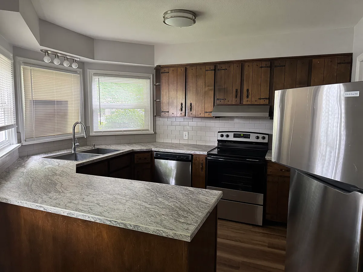 Kitchen - 1924 Louisiana St