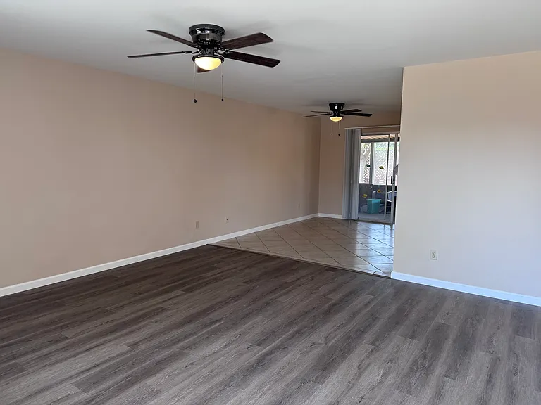 914 La Fiesta Way — Photo 5
