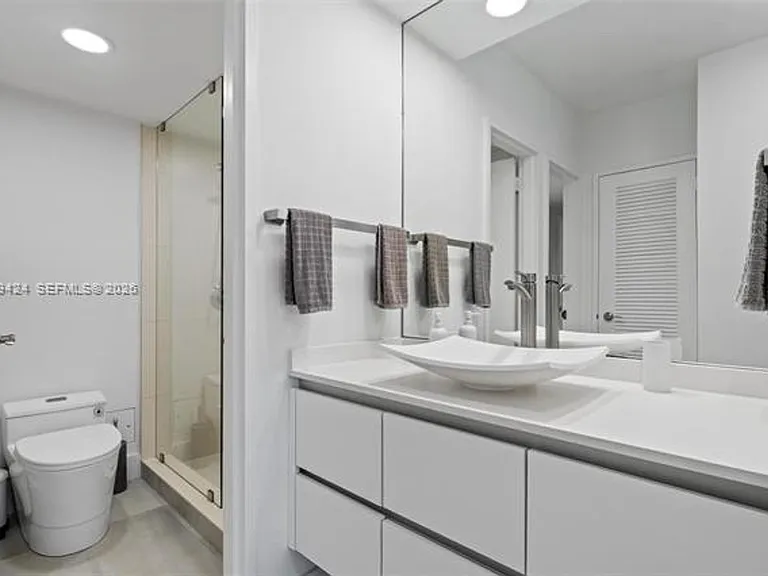 5700 Collins Ave #7J — Photo 22
