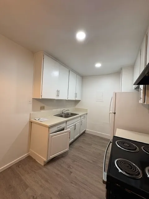 2 bed, 1.5 bath, 845 sqft, $2,400 — Photo 4