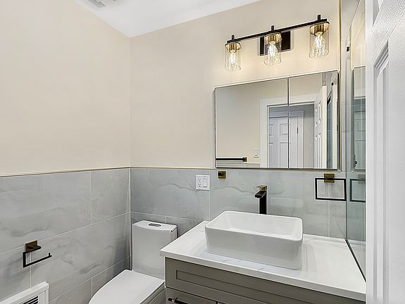 5th image of 180 Bay 43rd St Floor 2