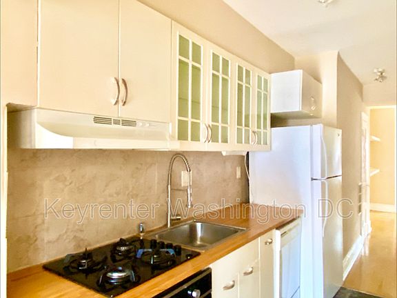 4th image of 1204 Holbrook St NE APT 2