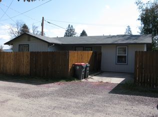 1122 1/2 W 11th St, Medford, OR