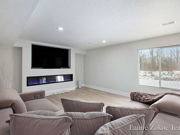 4th image of 4609 Gordonshire NW
