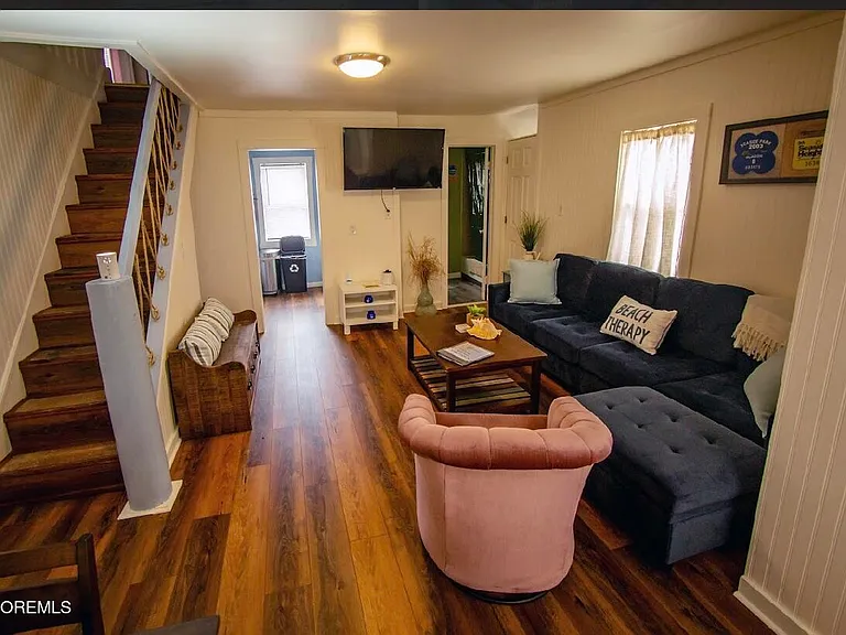 46 Kearney Ave #B — Photo 6