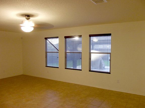4th image of 10709 N 30th St