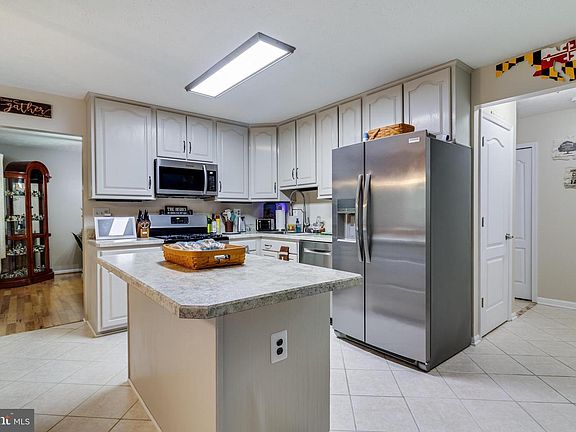 4th image of 5610 Pinfish Ct
