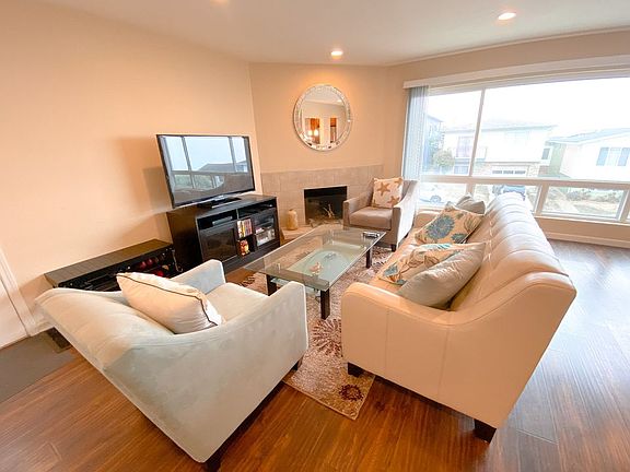 5th image of 33 Rockford Ave #33