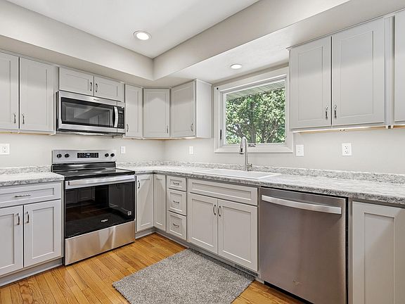 5th image of 3409 Daniels St