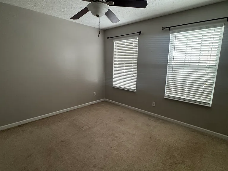 1078 Shawnee Ridge Dr — Photo 15