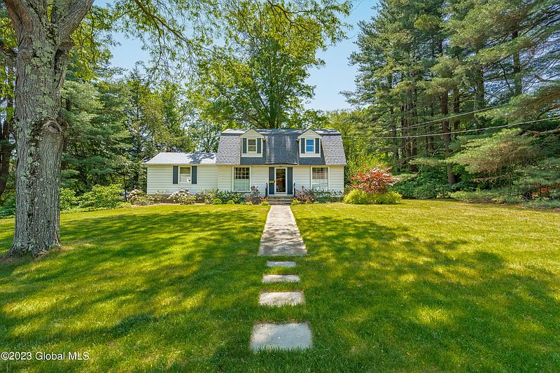 2nd image of 2314 Algonquin Road