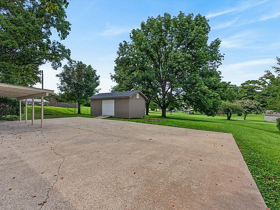 2nd image of 309 Dunbar Cave Rd