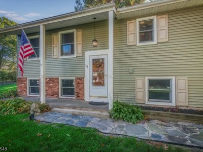 18 Pawnee Trl, Oak Ridge, NJ, 07438