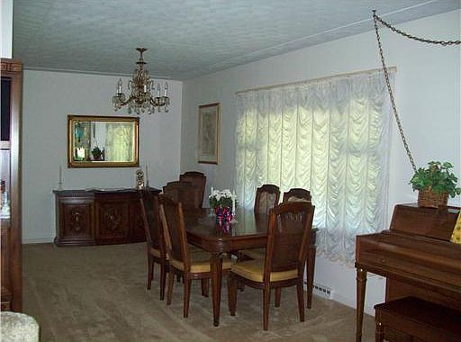 4th image of 4572 Marlborough Dr