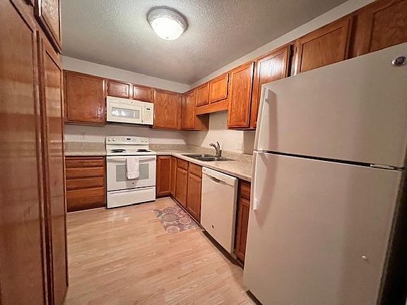 4th image of 4300 Trenton Ln N #2103