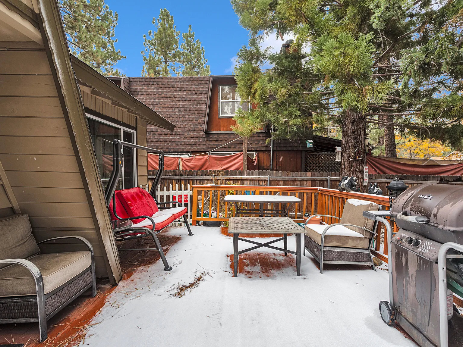 360 Maple Ln — Photo 4