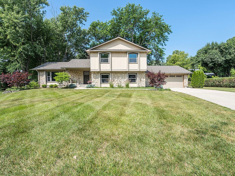 1st image of 6460 Derwyn Ct