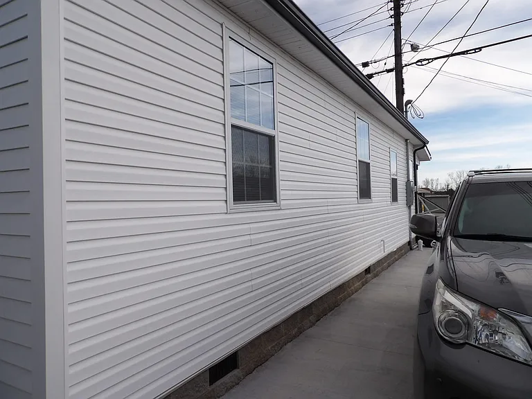 240 E Court St — Photo 45