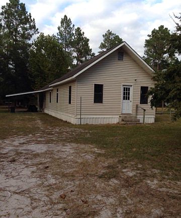 2nd image of 143 Blue Jay Ln
