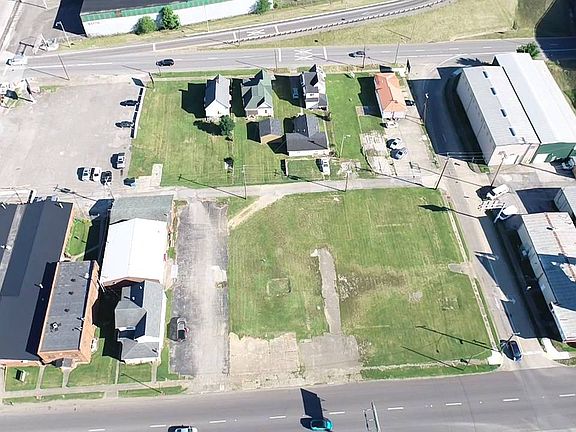 3rd image of 1545 Washington Ave