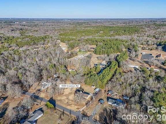 2nd image of 1048 Croatoan Dr