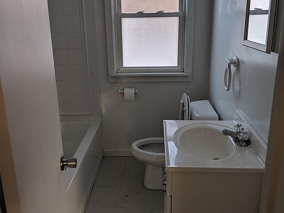 3rd image of 7419 Southwood Dr
