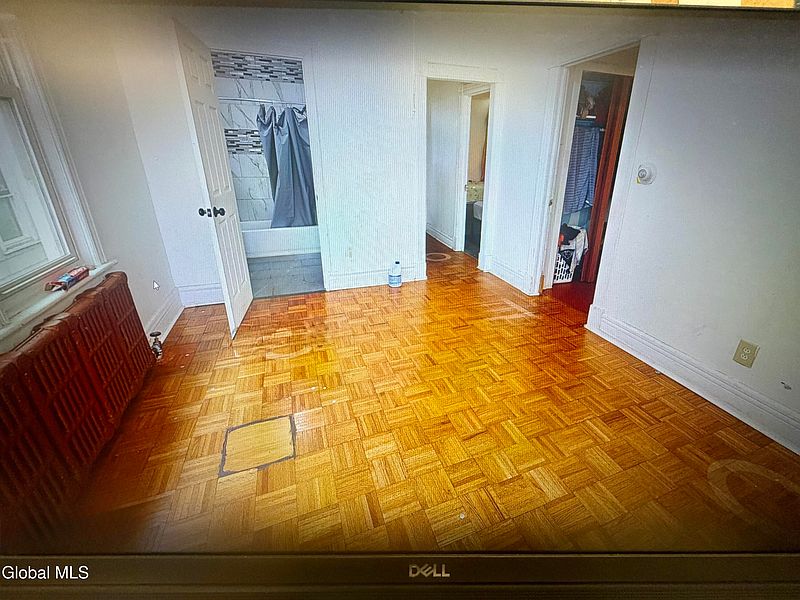 4th image of 78 Whitehall Road
