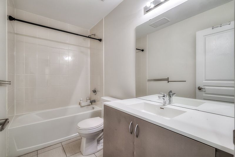 Toronto Townhouse for rent - 2 Bedrooms — photo 10