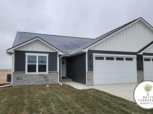 1010 Thomas Dr, Wayne, NE 68787