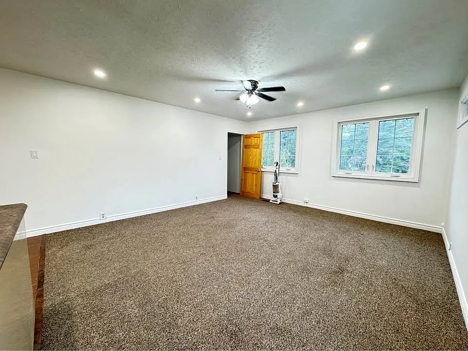 741 Trinity Street Innisfil — Photo 4