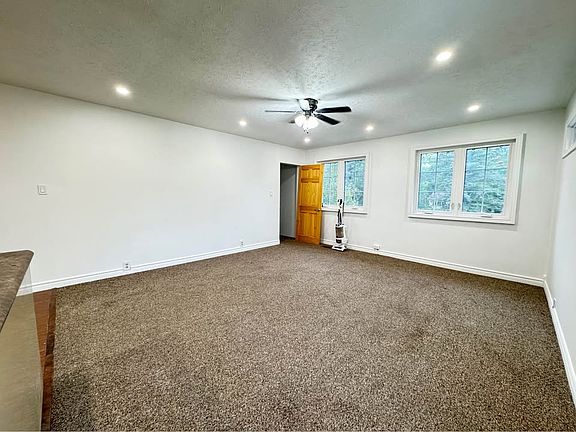4th image of 741 Trinity St