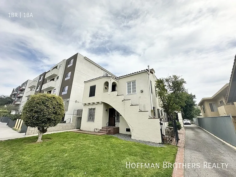 5044 Rosewood Ave — Photo 8
