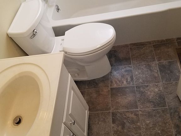 5th image of 3633 N Sadlier Dr