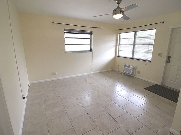 3rd image of 220 Lucerne Ave APT 5