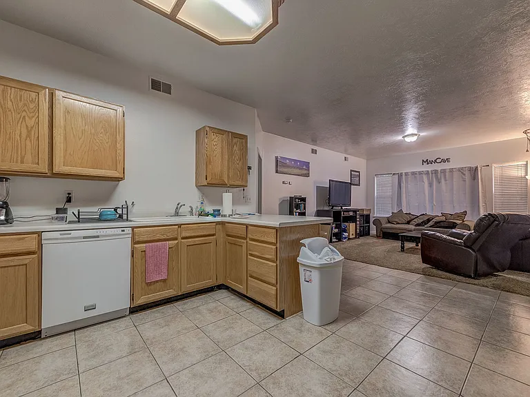 476 N Seven Peaks Blvd #112 — Photo 7