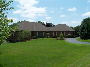 1865 Clover Dr, Inverness, IL 60067