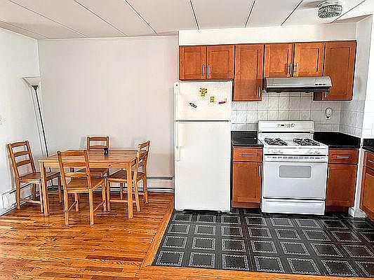 4th image of 4124 161st St APT 3A3