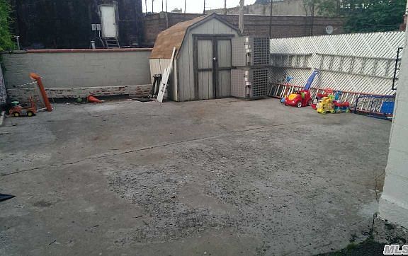 2nd image of 789 Elsmere Pl