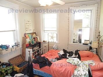 2nd image of 84 Sutherland Rd #L10