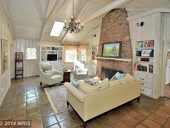3rd image of 6618 Tansey Dr