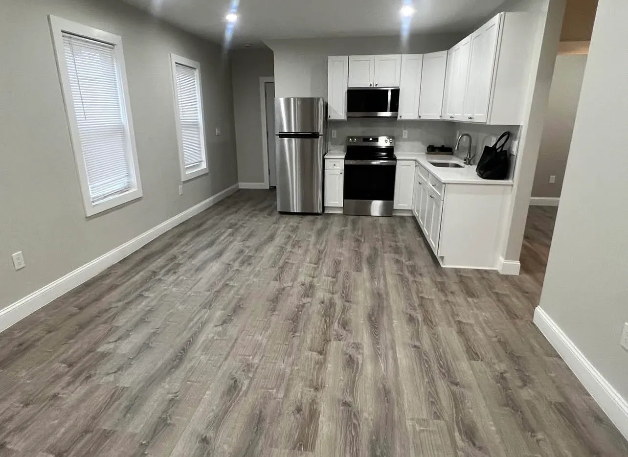 3 bed, 1000 sqft, $3,300 — Photo 1
