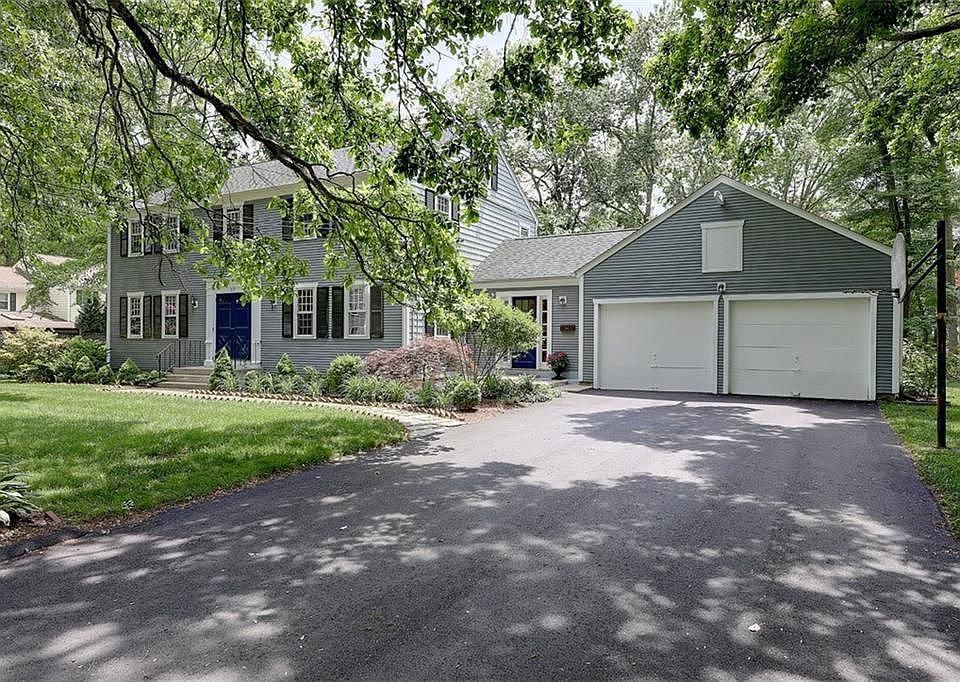 1st image of 119 Governor Bradford Dr