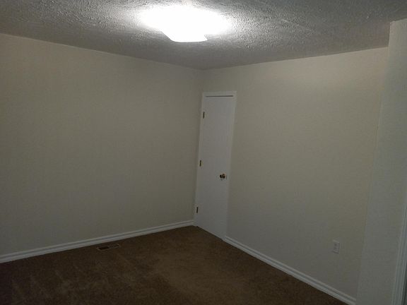 4th image of 5932 NW 28th St