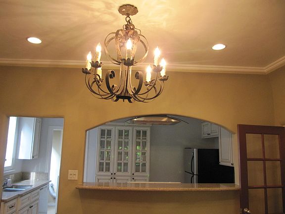 5th image of 435 N Curson Ave #435