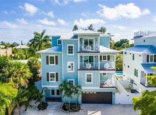 336 Avenida De Mayo, Sarasota, FL 34242