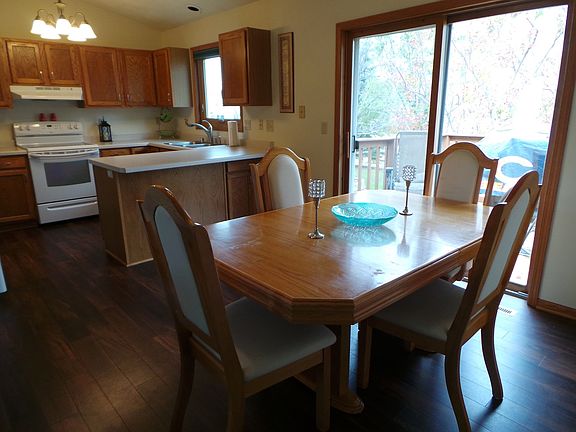 5th image of 995 Bluehill Ave