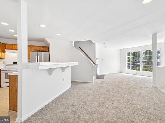 3rd image of 2639 Warren Way Unit 1-8