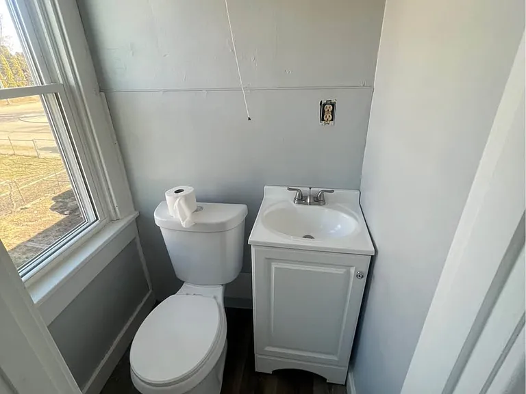 811-813 Shedborne Ave #813-1/2 — Photo 5