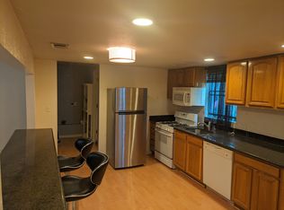 584 55th St #B, Oakland, CA 94609