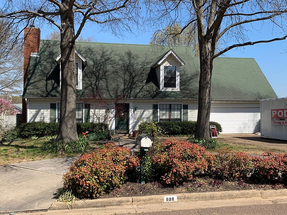 1st image of 888 Waterford Pl